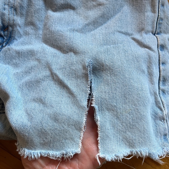Ripped thrashed Levi’s 505 light denim vintage shorts sexy baggy unisex 34 33 - Picture 3 of 6